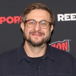 A estrela de 'Bob's Burgers', Eugene Mirman, sobre sua rápida recuperação, ao lançar um especial de comédia um mês após seu violento acidente de carro