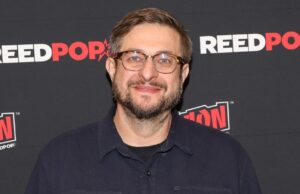 A estrela de ‘Bob’s Burgers’, Eugene Mirman, sobre sua rápida recuperação, ao lançar um especial de comédia um mês após seu violento acidente de carro A estrela de 'Bob's Burgers', Eugene Mirman, sobre sua rápida recuperação, ao lançar um especial de comédia um mês após seu violento acidente de carro