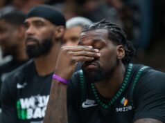 A estrela do Timberwolves não se esconde sobre o que os separa dos melhores da NBA Naz Reid (11) reage no banco enquanto o San Antonio Spurs lidera por 30 pontos no final do quarto jogo 6 das semifinais da Conferência Oeste da NBA no Target Center em Minneapolis, Minnesota, na sexta-feira, 15 de maio de 2026.