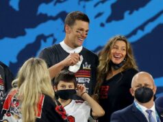 A ex-mulher de Tom Brady, Gisele Bündchen, reage à sua estreia como modelo Former NFL QB Tom Brady and his ex-wife Gisele Bundchen