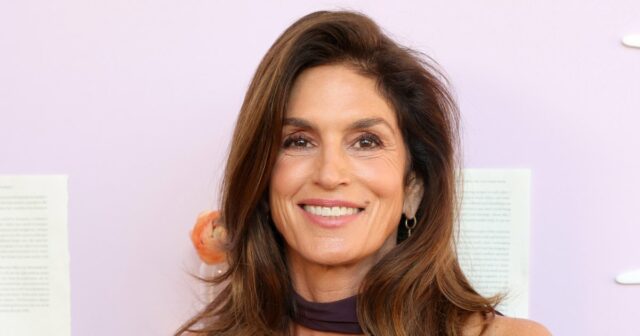 Demi Moore no almoço Ami Paris em homenagem ao júri e aos cineastas de La Semaine de la Critique, realizado no Fred l'Ecailler em 17 de maio de 2026 em Cannes, França. (Foto de Michael Buckner/WWD via Getty Images)