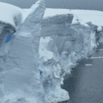 A geleira Thwaites, na Antártica, é conhecida como a