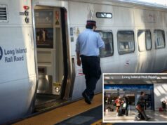 A greve do LIRR pode começar neste fim de semana, prendendo quase 300 mil passageiros enquanto a luta esquenta Um trem da Long Island Rail Road com portas abertas na Penn Station.