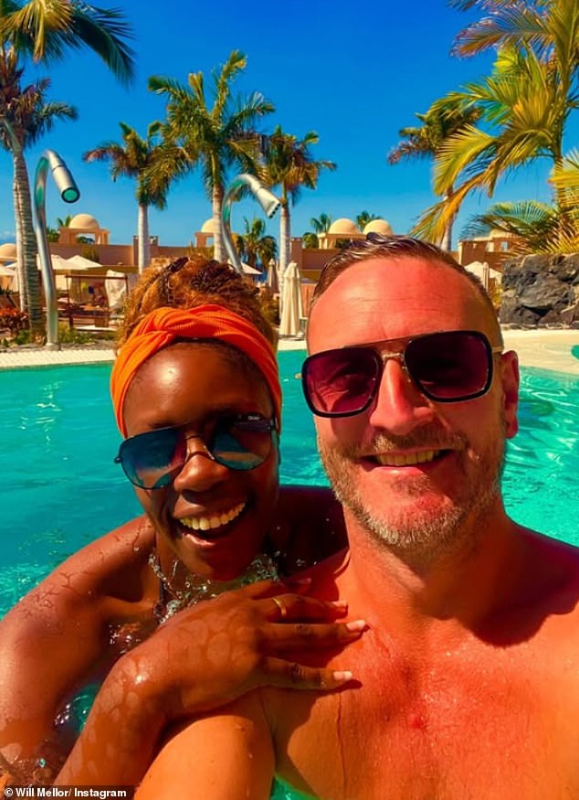 A história de amor de 26 anos de Will Mellor Will Mellor revidou um troll racista esta semana depois de ser considerado um ‘traidor absoluto’ por estrelar um anúncio de TV com sua esposa e filhos