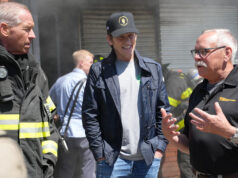 A ‘ideia maluca’ de Denis Leary coloca civis em treinamento do FDNY para arrecadar fundos para os bombeiros Yahoo entertainment home
