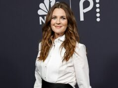 A impressionante casa de campo de Drew Barrymore em Nova York, de US $ 4,9 milhões, encontra um comprador após grandes reformas… veja por dentro Drew Barrymore, 51, encontrou um comprador para sua enorme casa de campo em Nova York, avaliada em US$ 4,9 milhões, quase dois meses depois de colocar a propriedade à venda; visto em 2025 em Nova York