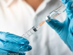 A injeção de ‘um minuto’ que reduz o tempo de tratamento do câncer de duas horas para 60 segundos para 14 tipos da doença é lançada pelo NHS O medicamento, vendido sob a marca Keytruda, é injetado sob a pele, no tecido adiposo do abdômen ou da coxa.