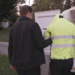 Os detetives revelaram que a investigação começou depois que a polícia descobriu uma rede australiana de mais de 700 supostos perpetradores que compartilhavam material de abuso infantil.