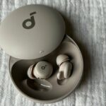 A melhor opção de orçamento para fones de ouvido ficou ainda melhor ao cair para um dos preços mais baixos de todos os tempos