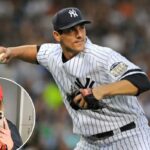 O arremessador dos Yankees, Carl Pavano, arremessa no primeiro inning.