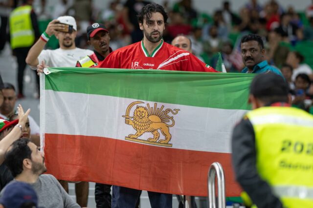 A proibição da bandeira do Irã pela FIFA é um A proibição da bandeira do Irã pela FIFA é um insulto à América – e um presente aos mulás
