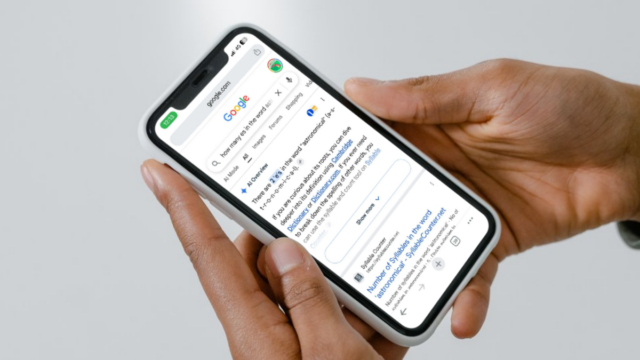 Uma captura de tela das visões gerais da IA ​​do Google dando a resposta errada a uma pergunta ortográfica.