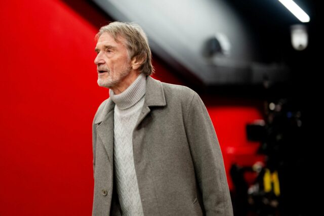 A vitória do Arsenal na Premier League significa que Jim A vitória do Arsenal na Premier League significa que Jim Ratcliffe deve cumprir sua promessa com Michael Carrick