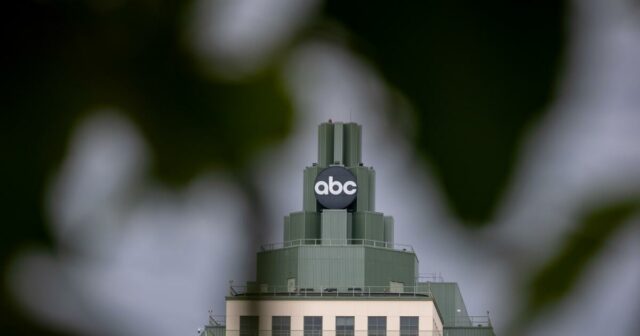 ABC da Disney desafia FCC, aumentando a luta pela liberdade de expressão

