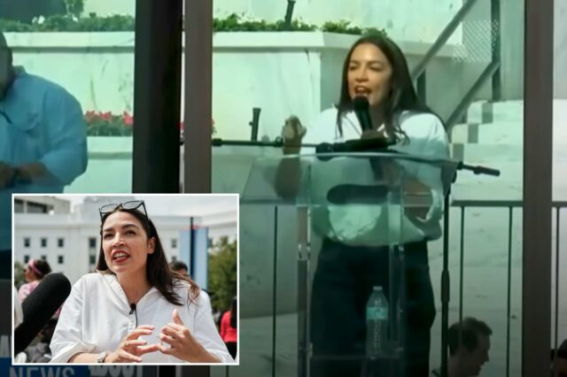 AOC diz aos nova-iorquinos para 'pararem' no Alabama durante discurso AOC diz aos nova-iorquinos para 'pararem' no Alabama durante discurso de comício inflamado