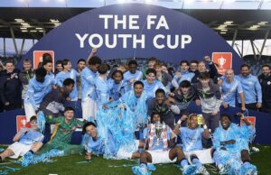 ASSISTIR: City vence o United no clássico de Manchester, FA Youth Cup vence com a presença de Guardiola ASSISTIR: City vence o United no clássico de Manchester, FA Youth Cup vence com a presença de Guardiola