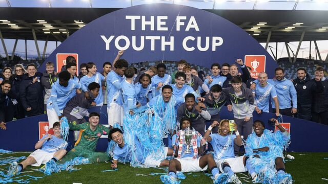 ASSISTIR: City vence o United no clássico de Manchester, FA Youth Cup vence com a presença de Guardiola
