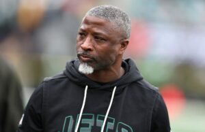 Aaron Glenn acredita que os jatos vencerão os jogos após a decisão do Breece Hall Jets head coach Aaron Glenn