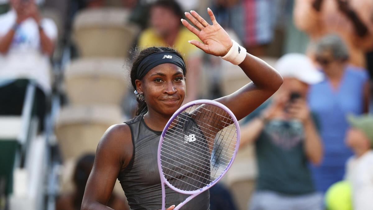 Aberto da França 2026: A atual campeã Coco Gauff avança para a terceira rodada após vitória em dois sets sobre Mayar Sherif