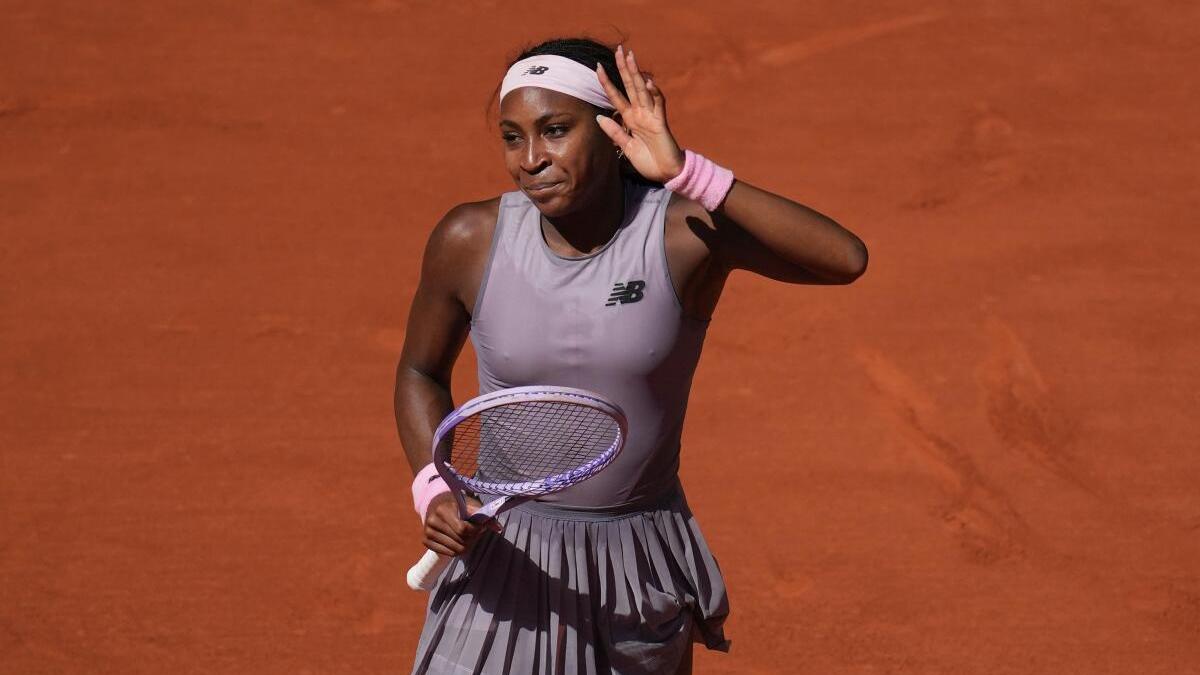 Aberto da França 2026: Coco Gauff envolvida em 'mini acidente de carro' a caminho da partida da primeira rodada