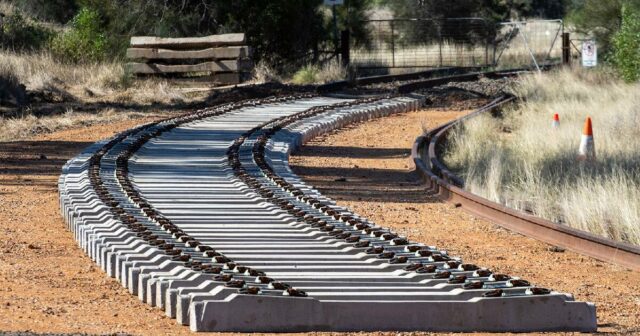 'Absolutamente frustrado': Inland Rail foi interrompido quando o abandono trabalhista foi concluído
