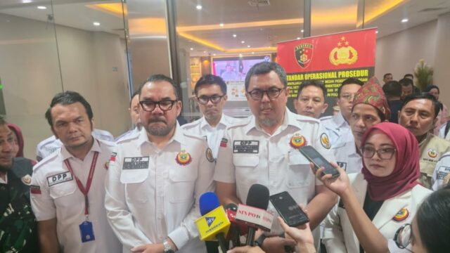 Abu Janda Dilaporkan ke Bareskrim usa Diduga Sebut Sumbar Intoleran Abu Janda Dilaporkan ke Bareskrim usa Diduga Sebut Sumbar Intoleran e Barbar