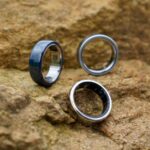 quatro anéis Ringly em cores diferentes