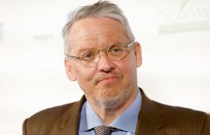 Adam McKay critica Partido Democrata e ‘Liberais com Dinheiro Branco’ como ‘Os Piores’ | Vídeo Adam McKay assiste a uma exibição especial de