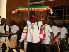 Adeptos de futebol do Senegal regressam a casa após perdão real em Marrocos Adeptos de futebol do Senegal regressam a casa após perdão real em Marrocos
