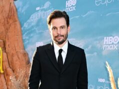 Afirma que o criador de Euphoria, Sam Levinson, ‘copiou’ o visual inicial do programa de uma diretora que se tornou viral depois que ele tomou uma nova direção para a terceira temporada criticada O criador de Euphoria, Sam Levinson, enfrentou acusações ressurgidas de que ele copiou a ideia inicial do programa da renomada fotógrafa e diretora Petra Collins