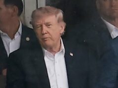 Agente do serviço secreto de Trump é preso após supostamente se masturbar no corredor Oficial do serviço secreto preso por supostamente se masturbar no corredor do hotel