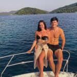 A esposa de Harry Maguire, Fern, criticou a decisão de expulsar o jogador da seleção para a Copa do Mundo