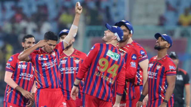 Akash destrói Ekana; CSK perdeu três postigos em 71 corridas em 10 saldos
