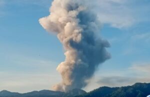 Aktivitas Gunung Dukono Masih Tinggi, Kolom Abu Capai 3.500 metros Aktivitas Gunung Dukono Masih Tinggi, Kolom Abu Capai 3.500 metros