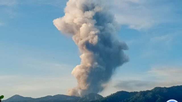Aktivitas Gunung Dukono Masih Tinggi, Kolom Abu Capai 3.500 metros Aktivitas Gunung Dukono Masih Tinggi, Kolom Abu Capai 3.500 metros