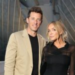 Alex Cooper está grávida e espera o bebê nº 1 com o marido Matt Kaplan: 'Nossa família'