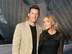 Alex Cooper está grávida e esperando o bebê nº 1 com o marido Matt Kaplan Alex Cooper está grávida e espera o bebê nº 1 com o marido Matt Kaplan: 'Nossa família'
