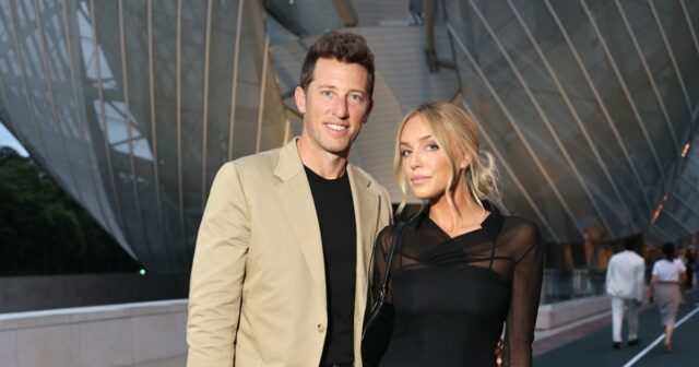 Alex Cooper está grávida e espera o bebê nº 1 com o marido Matt Kaplan: 'Nossa família'