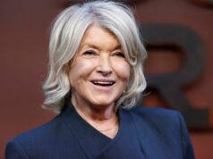 Alpercatas de plataforma do canal Martha Stewart com um par de US $ 30 Marta Stewart