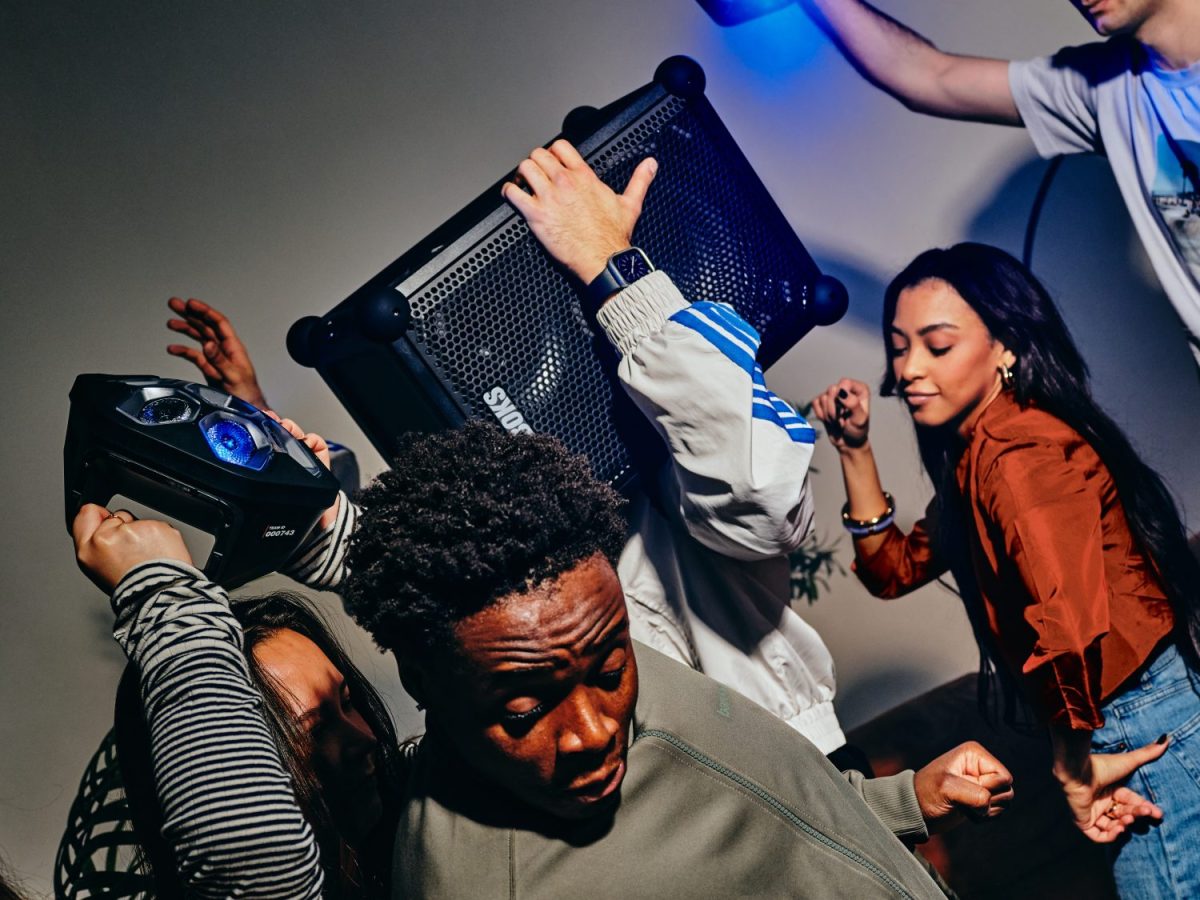 Built for the tailgate and the backyard, the Soundboks Mix delivers 121 dB of distortion-free sound without chaining you to a wall outlet.