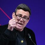 Andy Burnham fez duas grandes reviravoltas em poucas horas ontem, sobre o Brexit e as regras de empréstimo
