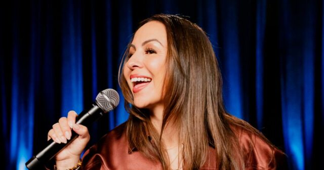 Anjelah Johnson-Reyes combina a maternidade com suas tendências engraçadas de tia em 'Ugly Baby'

