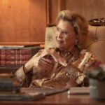 Annette Bening sobre o confronto direto com Beth e Rip em 'Dutton Ranch', aperfeiçoando aquele sotaque e guarda-roupa e trazendo 'vulnerabilidade e desespero' para Beulah