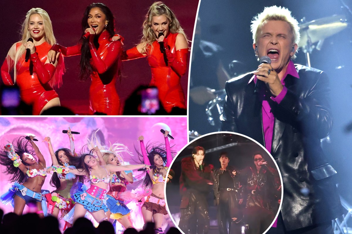 Kimberly Wyatt, Nicole Scherzinger e Ashley Roberts das Pussycat Dolls no American Music Awards