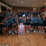 O Arsenal encerrou uma seca de 22 anos de títulos da Premier League depois que o Man City ficou aquém
