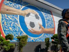 Artistas e comunidade se unem para dar as boas-vindas à Copa do Mundo em Inglewood com murais e muito mais Artistas e comunidade se unem para dar as boas-vindas à Copa do Mundo em Inglewood com murais e muito mais