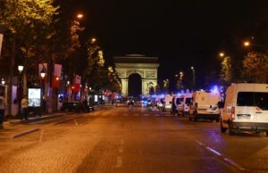 As celebrações da vitória do PSG tornam-se violentas: torcedores em Paris entram em confronto com a polícia, quase 130 prisões são feitas As celebrações da vitória do PSG tornam-se violentas: torcedores em Paris entram em confronto com a polícia, quase 130 prisões são feitas