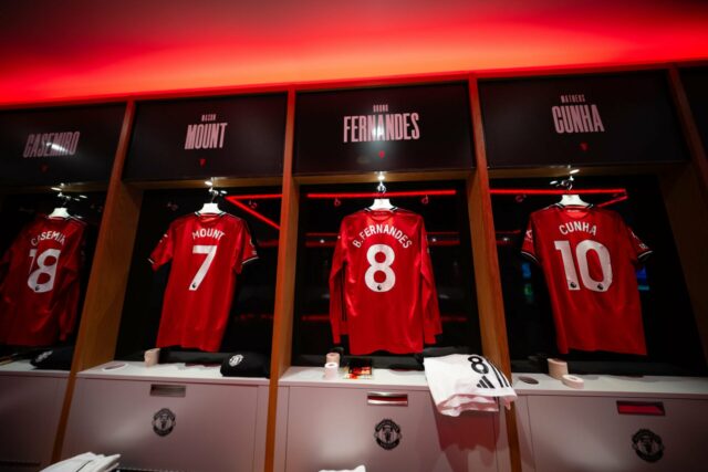 As cinco estrelas do Man Utd que podem mudar o número do time apesar do lançamento do kit 2026/27
