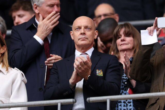 As duas nomeações dos sonhos de Sir Dave Brailsford para o Man Utd provam por que ele teve que sair

