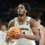Morez Johnson Jr. #21 of the Michigan Wolverines
